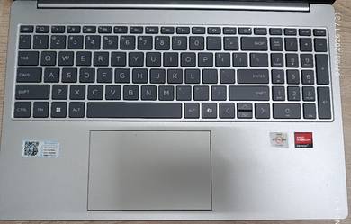 HP 15" Laptop (Athlon Silver 7120U / 8GB RAM / 512