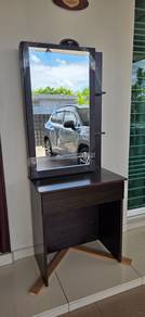 Dresser( mirror cabinet)