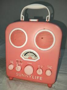 Radio + connect to MP3 atau Phone 