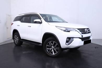 Toyota Fortuner SRZ 4X4 in Puchong, KUL