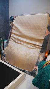 queen mattress 