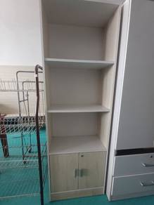 Rak Putih 4 Tier Berpintu