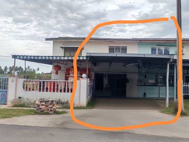 1.5-storey Terraced House For Sale in Tanjong Karang,SGR