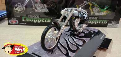 Iron Choppers - Black & White