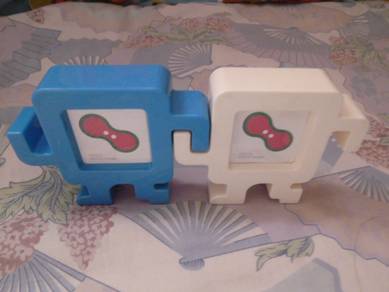 孖膠相架 (只可放小相) twins photo frame (place small photo