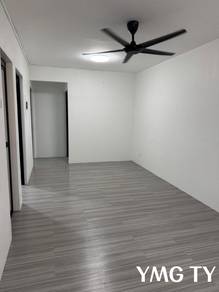 Apartment For Sale in Taman Pendamar Indah 1