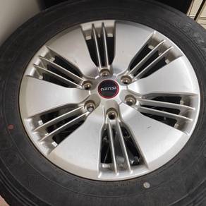 Original Isuzu D-Max 18” Rim + Dunlop Grantrek
