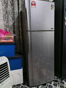 Petiais 2 pintu