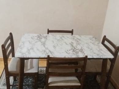 Set Meja Makan 4 Seater