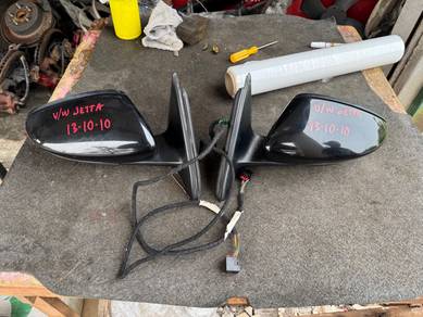 No 13-10-10 Volkswagen Jetta Side Mirror