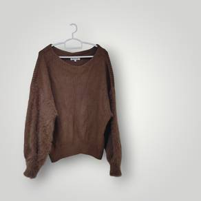 Global work M size brown knitwear.