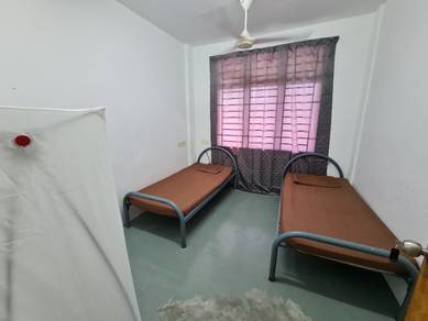 Room in Bukit Beruang, MLK