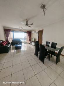 Condominium For Rent in Straits View Condominium