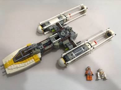 LEGO Star Wars 9495 (Gold Leader's Y-Wing)