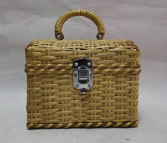 Vintage Picnic Basket Wicker Rattan gingham Lined