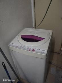 mesin basuh dan peti sejuk 