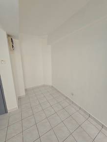 Condominium For Sale in Bayu Tasik 1