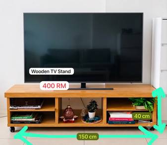 WOODEN TV STAND fFOR SALE