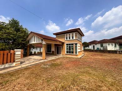 Bungalow House For Sale in Durian Tunggal,MLK