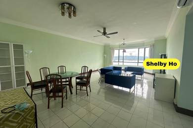 Condominium For Rent in The Peak Condominium