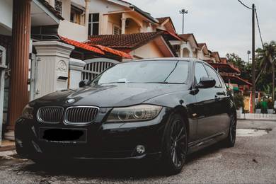 BMW 323i 23i (CKD) in Rasah, NSN