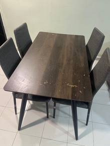Meja Makan 4 kerusi