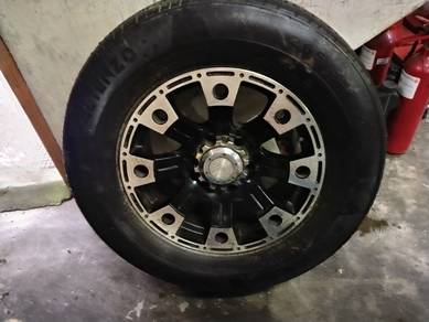 Sport Rim & Tyre 265/65/R17 Hilux 2010