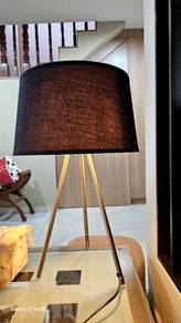 Table lamp