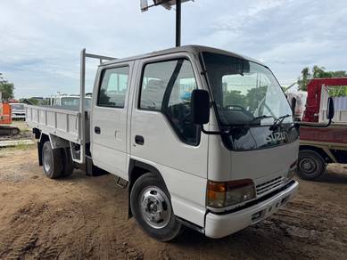 ISUZU NKR DOUBLE CAB 3ton lorry kk area