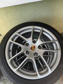 Porsche 718 18 inch rim