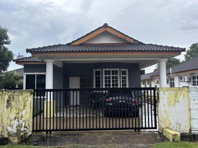 Bungalow House For Sale in Marang,TRG
