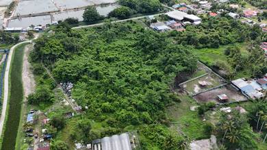 Others Land in Juru, PNG