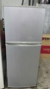 Silver Peti Sejuk 2 Pintu Refrigerator Samsung Ice
