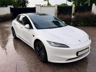 Tesla Model 3 LONG RANGE AWD in Kota Damansara, SGR
