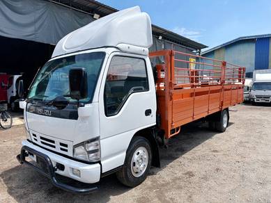 Isuzu NPR66UPH 4.3 2011 20ft Kargo Am Local Unit