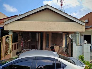 1-storey Terraced House For Sale in Seri Kembangan,SGR