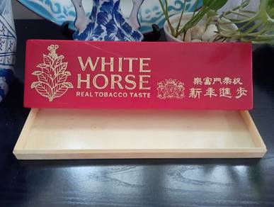 VINTAGE Box WHITE HORSE