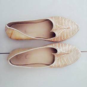 Indian shoes for males