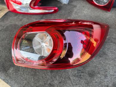 No 28-4-3 Mazda 3 Axela BM H/Back RH Rear Lamp