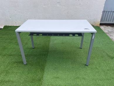 YE47H1 Meja Tulis 130cm Writing Table Metal Leg