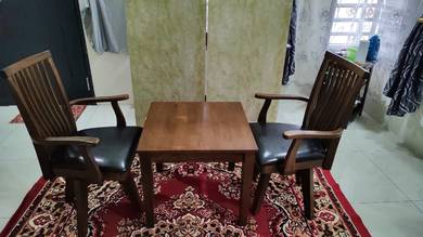 coffee table and chairs 