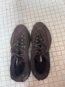 hiking shoes