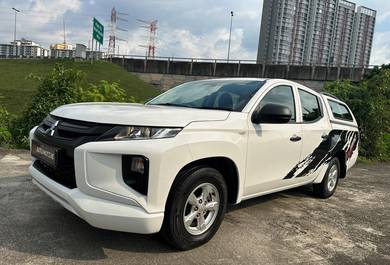Mitsubishi Triton QUEST in Salak Selatan, KUL