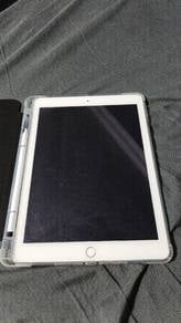 ipad dijaga dengan baik .. girl user