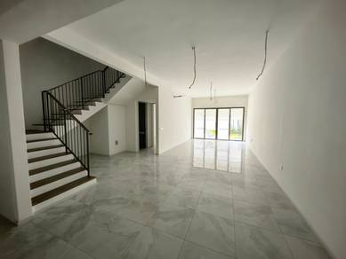 3-storey Terraced House For Sale in Seri Kembangan,SGR