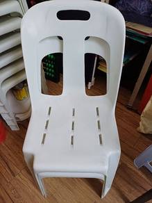 Stackable Plastic Chairs 