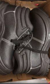 Safety shoes