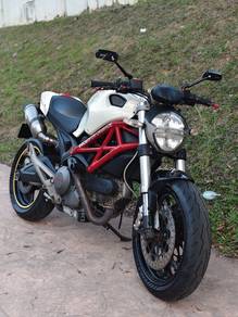 Ducati Monster 795