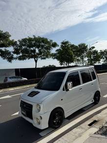 Perodua Kenari EZ in Semenyih, SGR