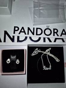 New Unworn Pandora Sparkling Handwritten Love Neck